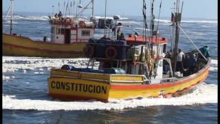 PESQUEROS ENTRANDO EN LA BARRA CONSTITUCION [upl. by Eveineg588]