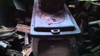 Harbor Freight Vogelzang BX26E Cast Iron Boxwood HeaterStove Overview item32058 [upl. by Garcon]