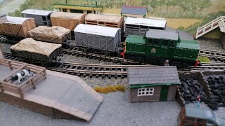 Shunting on my N Gauge inglenook shunting puzzle [upl. by Benjie]