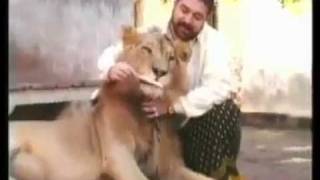 Teepu Pehlwan Late TruckanWala Lahore With his Lion [upl. by Nikos154]