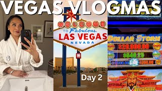 Las Vegas Vlog  Day 2  12 Days of VLOGMAS  Solo Trips are Amazing [upl. by Merari]