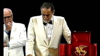 Vittorio Gassman riceve il Leone doro alla carriera  Venezia 1996 [upl. by Peters]