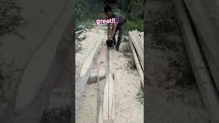 split the wood very quickly Indonesian forest boy automobile chainsaw woodworking [upl. by Sargent122]