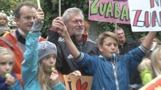 Demo für den Bolzplatz [upl. by Oijile374]