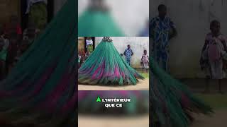 Lenvers du décor du costume des Zangbeto du Bénin [upl. by Ahsiram]