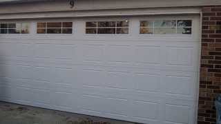 a hormann 2100 new overhead garage door Installed in WoodridgeIL vinal back insulated [upl. by Ludwig890]