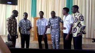 Angolanos cantando na Igreja Adventista [upl. by Linson]