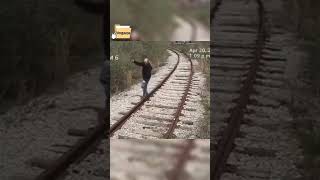 🙇🏻‍♂️ 💥 Hombre vs Tren 💥🚂  EseMajeEngasado LaCarpetaDeLosVergazos [upl. by Tereve420]