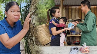 17yearold girl picks beans to sell buying essentials for her husband going to the military [upl. by Ethelda]