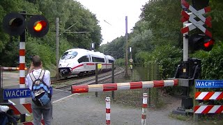 Spoorwegovergang Venlo  Dutch railroad crossing [upl. by Ailimat]