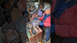 Sharpening a circular saw [upl. by Ruenhcs364]