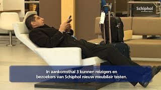 Reizigers kiezen meubilair op Schiphol [upl. by Etnemelc]