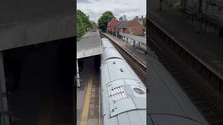 Southern Train approaching Waddon london southern londontransport tfl train [upl. by Znieh]