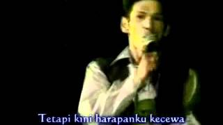 Di Hari Pertunangan Ku HQ Video klip ada lirik [upl. by Deehahs15]