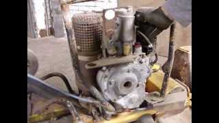 How to run a Hatz Diesel E75 engine  Starten einer Wacker Rüttelplatte mit Hatz Diesel Motor E75 [upl. by Rudie]