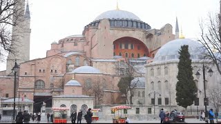 Turquie  la société tiraillée entre religion et laïcité [upl. by Nnylatsyrk]