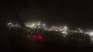 Wizz Air flight London Luton landing [upl. by Niffirg]