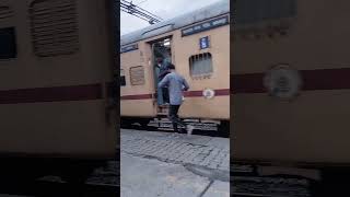 Nauchandi Exp Departure Bareilly [upl. by Salkin]