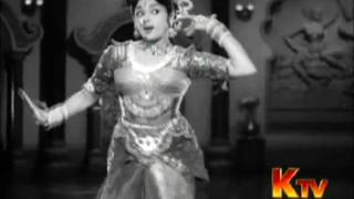 Padmini Vyjayanthimala  Kannum Kannum Kalandhu song Tamil hit movie song Vanjikkootai Vaaliban 1958 [upl. by Inar]