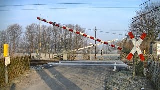 Spoorwegovergang Soest D  Railroad crossing  Bahnübergang [upl. by Ban]