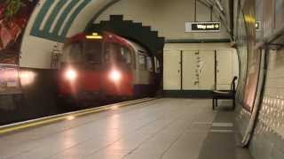 London Underground 1973 Picadilly Line arriving at Picadilly Circus [upl. by Olimreh]