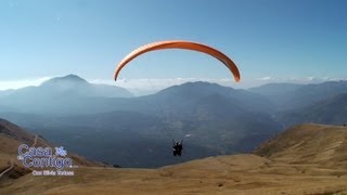 Parapente Como Volar impresionante y seguro Silvia sobrevuela el Pirineo [upl. by Dora]