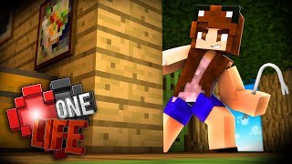 BREAKING INTO HOUSES 😈  Minecraft One Life [upl. by Elyrrad]