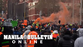 Protesters march against construction jab mandates in Melbourne [upl. by Lledniw842]