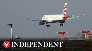 Live Planes try to land at Heathrow as Storm Eunice chaos hits UK [upl. by Dhaf]