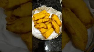 Kerala style  Pazham pori recipe 😋 in 10 mins bananabajji snack banana fritters nendran shorts [upl. by Enaelem]