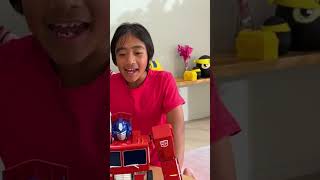 Robot Transformers can Transform itself Voice activated Optimus prime [upl. by Kobe]