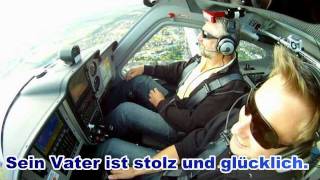 Dennis überrascht seinen Vater mit seiner Pilotenlizenz  httpswwwflugschulefollowmecom [upl. by Adamsen804]