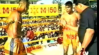 Farid Villaume vs Orono Por Muang Ubon [upl. by Aihselat3]