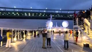 QUEEN MARY 2 CLEARING THE VERRAZANO NARROWS BRIDGE [upl. by Irmgard]