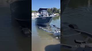 Retrieving with the L amp R Boat Latch on a Stessl 560 Trophy [upl. by Occir669]