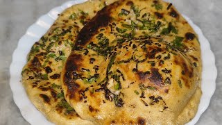 Homemade garlic naan recipe  Garlic naan recipe on tawa  Runni Jha [upl. by Feune]