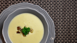 Selleriecremesuppe mit Champignonwürfeln  Thermomix [upl. by Ybroc67]