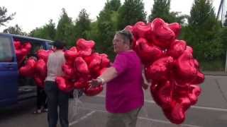 80 rote Herzluftballons gefüllt mit Helium bei Vabo Pirmasens Germany abholen 762013 T12 [upl. by Orola117]