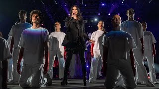 Laura Pausini  Scatola con Luca Argentero  Campovolo 2022  Una Nessuna Centomila  4k [upl. by Annairda779]