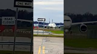 Beautiful Delta Airbus A350 taxiing ￼￼ [upl. by Shelden]