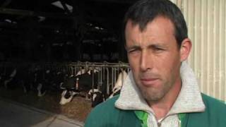 Algues vertes  le malaise des agriculteurs [upl. by Notsew]