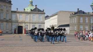 Relève de la Garde à Amalienborg  2 [upl. by Eelrefinnej571]