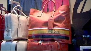 Prada Miuccia e il marito Patrizio Bertelli nel mirino dei pm  economy [upl. by Bloomer]