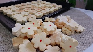 Resep Kue Bangkit Sagu renyah dan rapuh [upl. by Ariahay172]