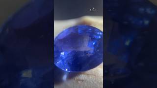 153 ct Cornflower Blue Sapphire Natural Untreated Sri Lankan  Munch Show  Gem World B6753 [upl. by Anerol918]