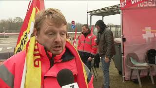 A CaudebeclèsElbeuf 76 les éboueurs sont en grève les poubelles samoncellent [upl. by Caroline893]