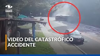 Video del momento exacto de accidente en vía Bogotá  La Mesa [upl. by Navek219]