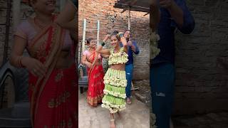 Gudiya viral dress dance pyarparsokekailnarahekhesarilalsong eaatihai funny love [upl. by Onimixam]