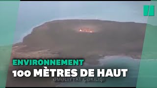 Les images impressionnantes de léruption dun quotvolcan de bouequot en mer Caspienne [upl. by Yerocal]