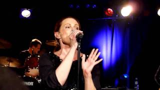 Belinda Carlisle  Summer Rain  Live in Melbourne  4 Feb 2011 HD [upl. by Nellahs]